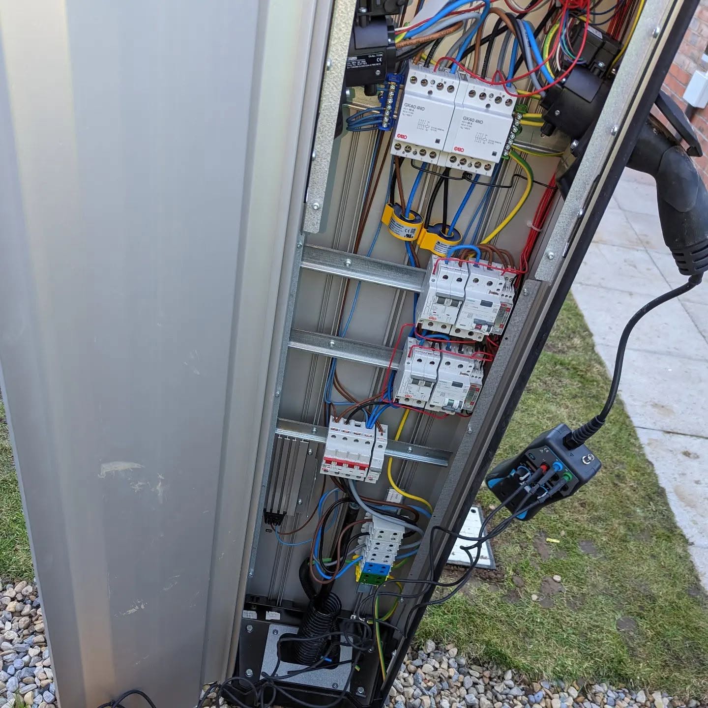 Testing and commissioning an EV charging installation